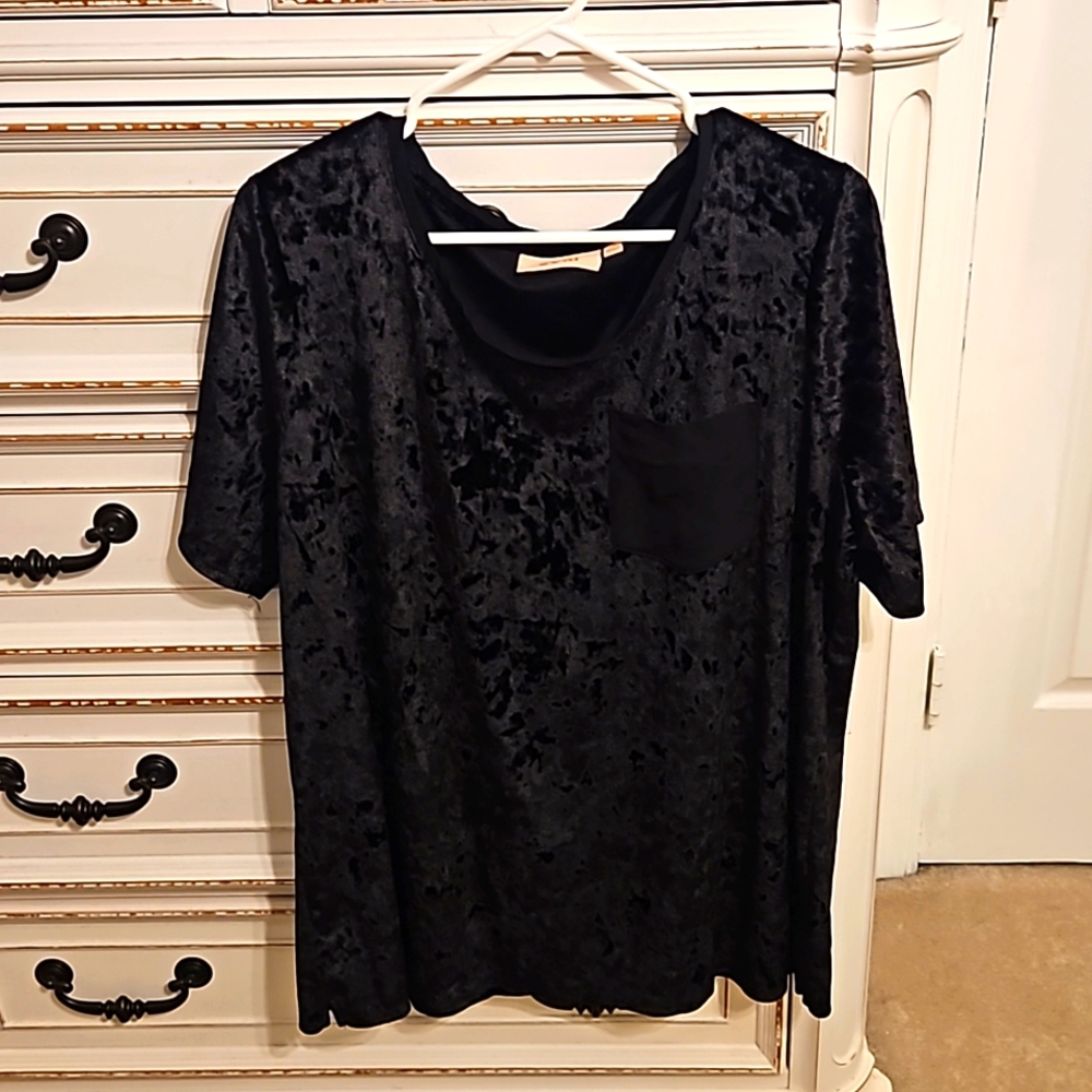 Black velvet top